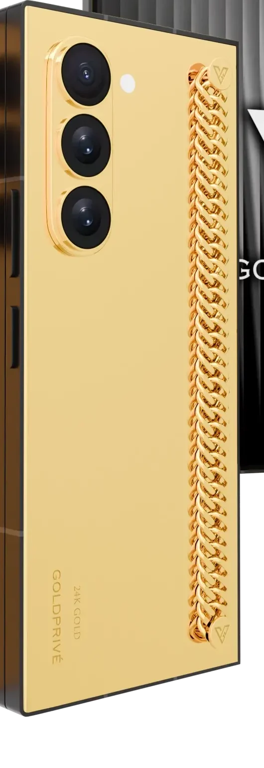 Prestige Link Gold Galaxy Z Fold8 Ultra close-up of the polished 24K Gold back, curb chain and camera surround