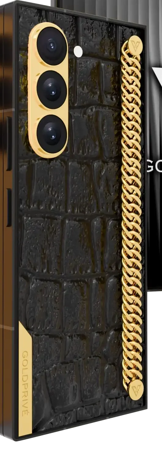 WildGrace Link Gold Galaxy Z Fold8 Ultra close-up in 24K Gold, the link chain running along black crocodile leather