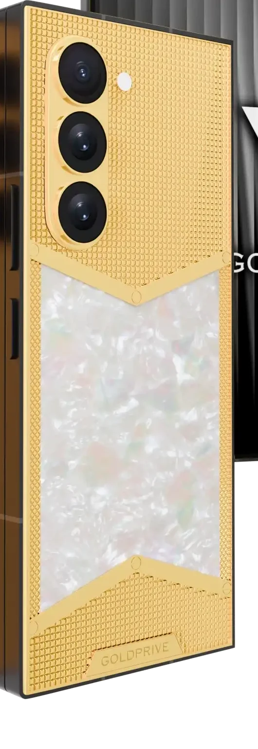 Majesty Victory Gold Galaxy Z Fold8 Ultra detail in 24K Gold, the mother of pearl band meeting the pyramid texture