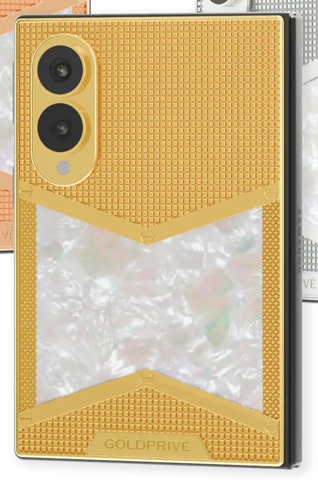 Majesty Victory Gold Galaxy Z Fold8 close-up in 24K Gold showing the pyramid grid meeting the iridescent pearl band